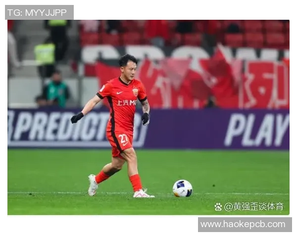 中超联赛焦点对决上港队迎战劲敌全力争胜展现球队实力