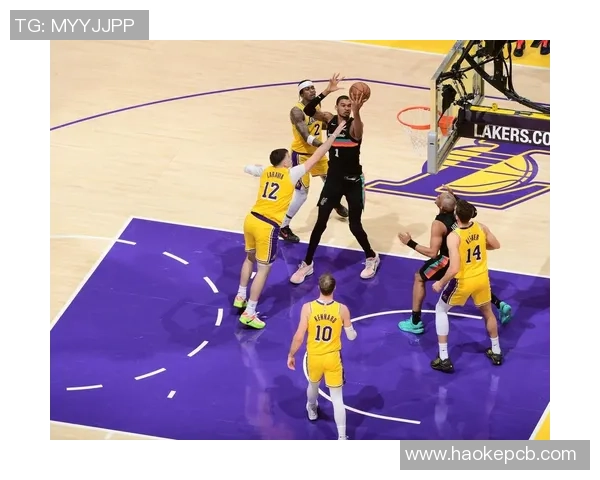 雷霆与湖人激战正酣精彩比赛直播全程回顾与分析