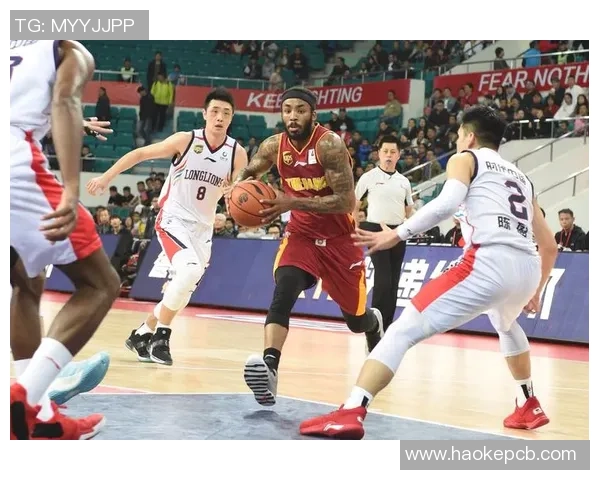 马库斯斯马特的篮球之路与领导力探索：从新秀到球队核心的成长历程